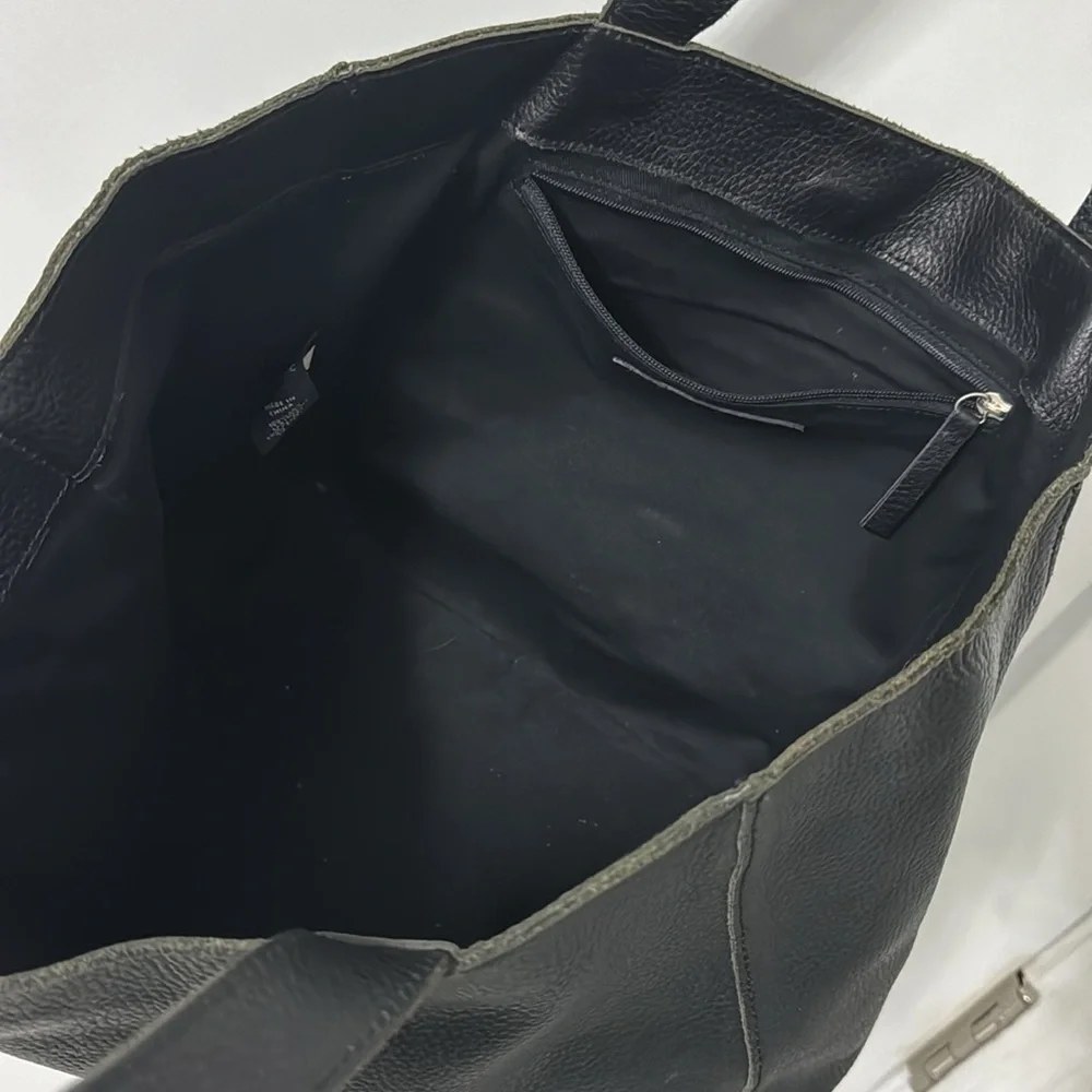 Black leather tote - Picture 10 of 11